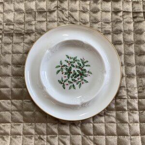 Lenox Holiday Holly Berry China 24 Carat Gold Trimmed Ivory 8" Ashtray Christmas